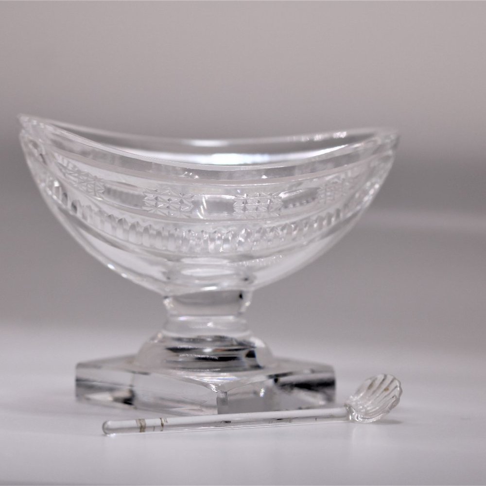 Vintage Crystal Salt Dish - Picture 2 of 5